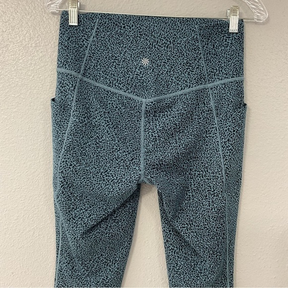 Athleta Stash Pocket II Textured Tight Blue Black Pebble size Medium B66 - Picture 5 of 11